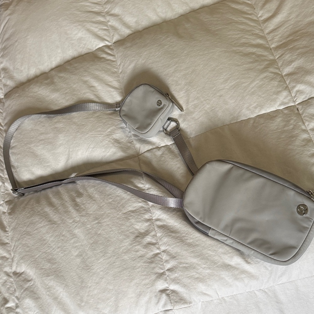 Lululemon modular athletica crossbody bag light grey